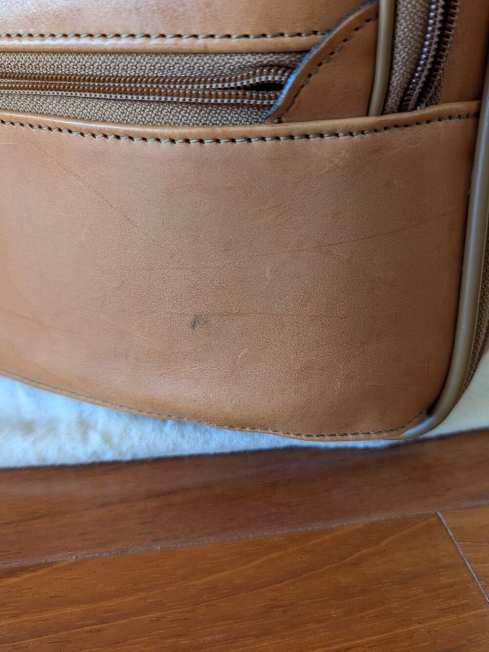 Hartmann Belting Leather Briefcase or Computer Case, Dual Compartment - Picture 13 of 16